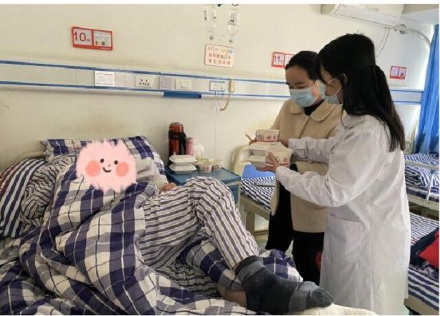 迎冬至送饺子,成都风湿医院医患情暖一家亲