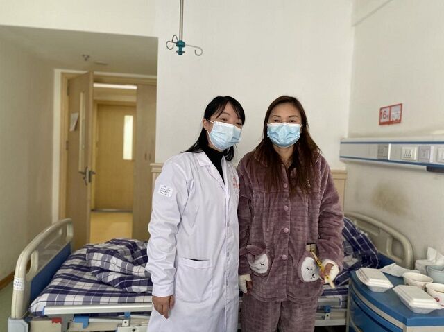 迎冬至送饺子,成都风湿医院医患情暖一家亲